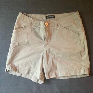 Lee regular fit mid rise shorts